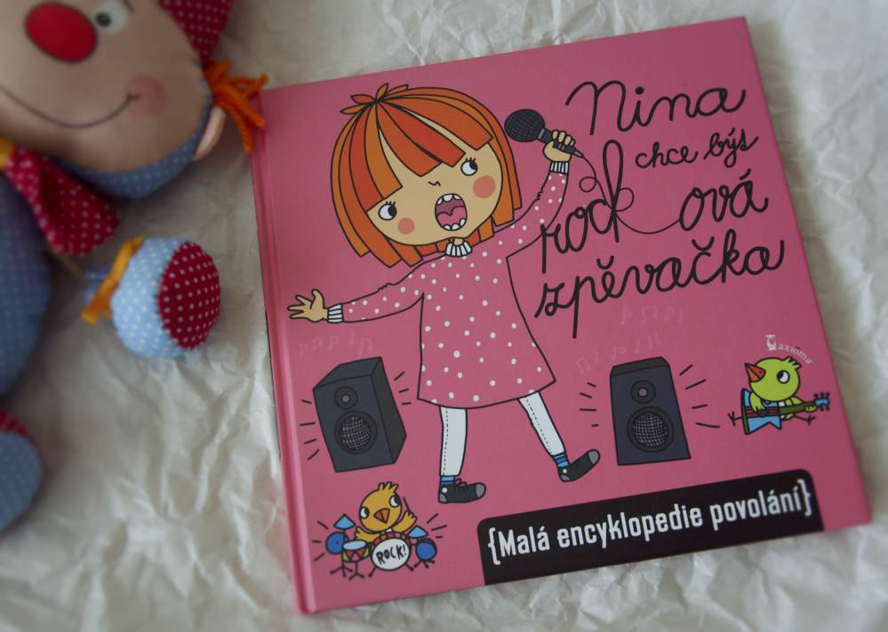 Obálka dětské knihy Nina chce být rockovou zpěvačkou